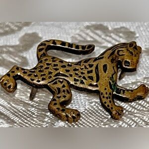 N.S. Meyer 1960’s Distinctive Unit Insignia Air Artillery Ocelot Wild Cat Brass